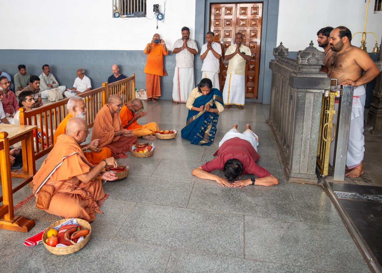 Guru Purnima worship with monks and devotees at Sri Ramanasramam